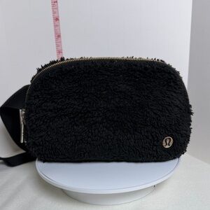 lululemon athletica Black Fleece Crossbody Bag
